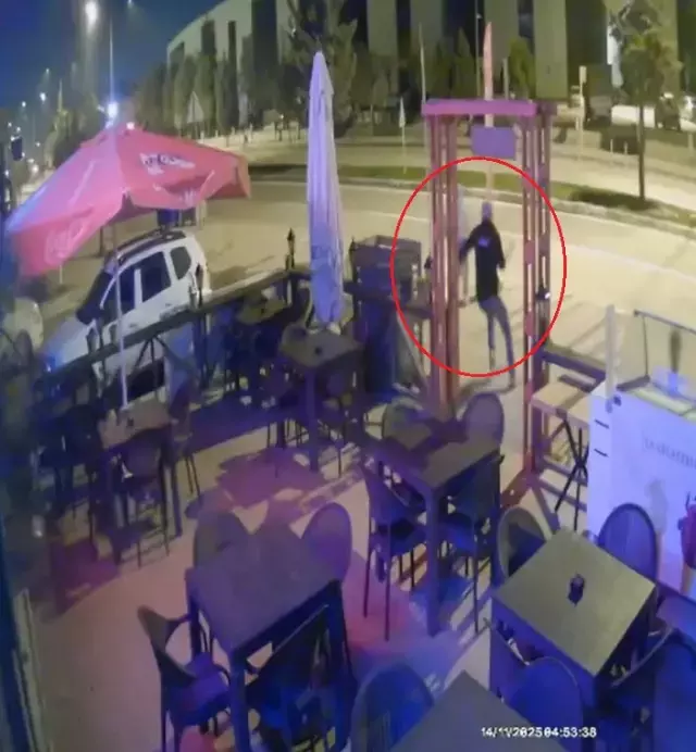 İşyerine defalarca giren hırsızı sopayla kovaladı