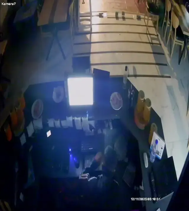 İşyerine defalarca giren hırsızı sopayla kovaladı