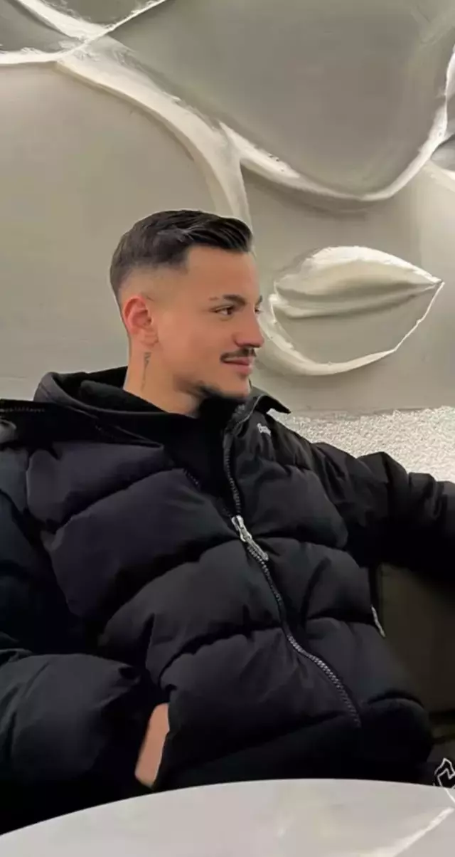 Silahla sosyal medyada poz veren &ccedil;ocuk, bir genci vahşice katletti: 3 tutuklama